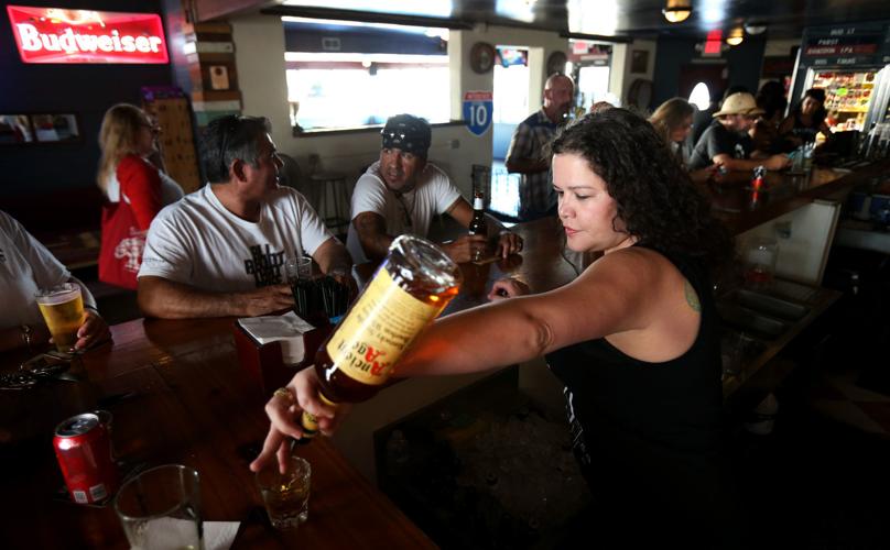 Avenida South Fourth St. Charles Tavern