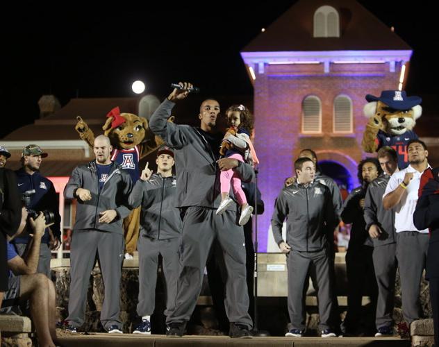 2014 University of Arizona homecoming bonfire