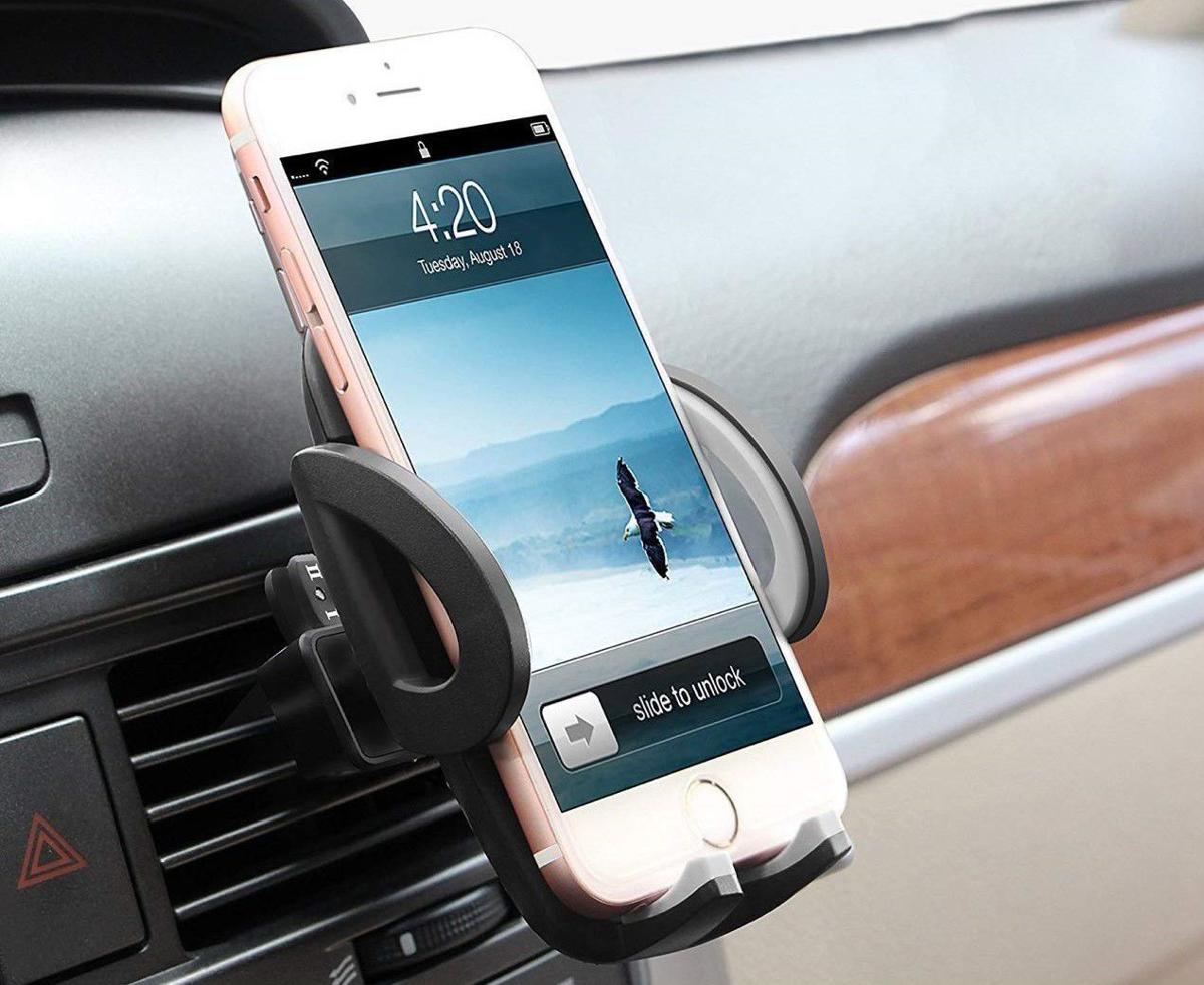 People are loving these car vent clips for their phones People are loving these car vent clips for their phones