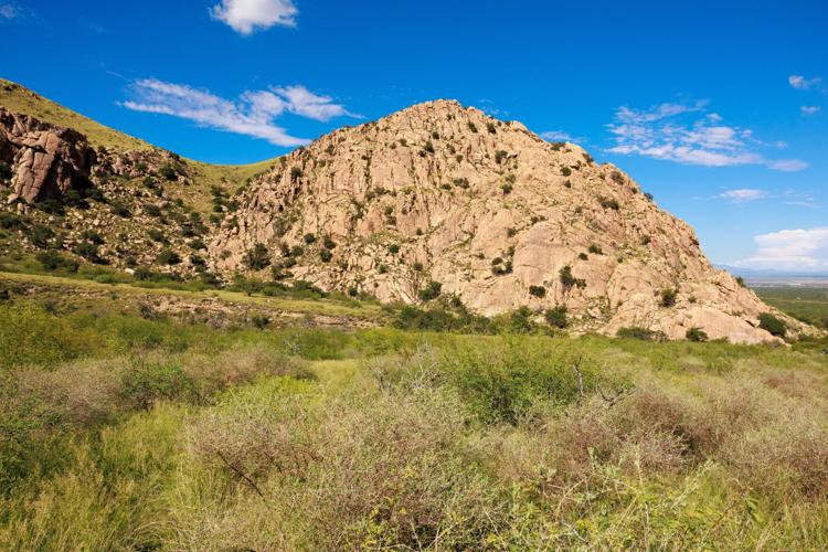 Apache tribe buys back Arizona land