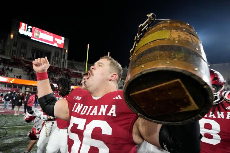 Tradition Glimpse-Rivalry Trophies Football