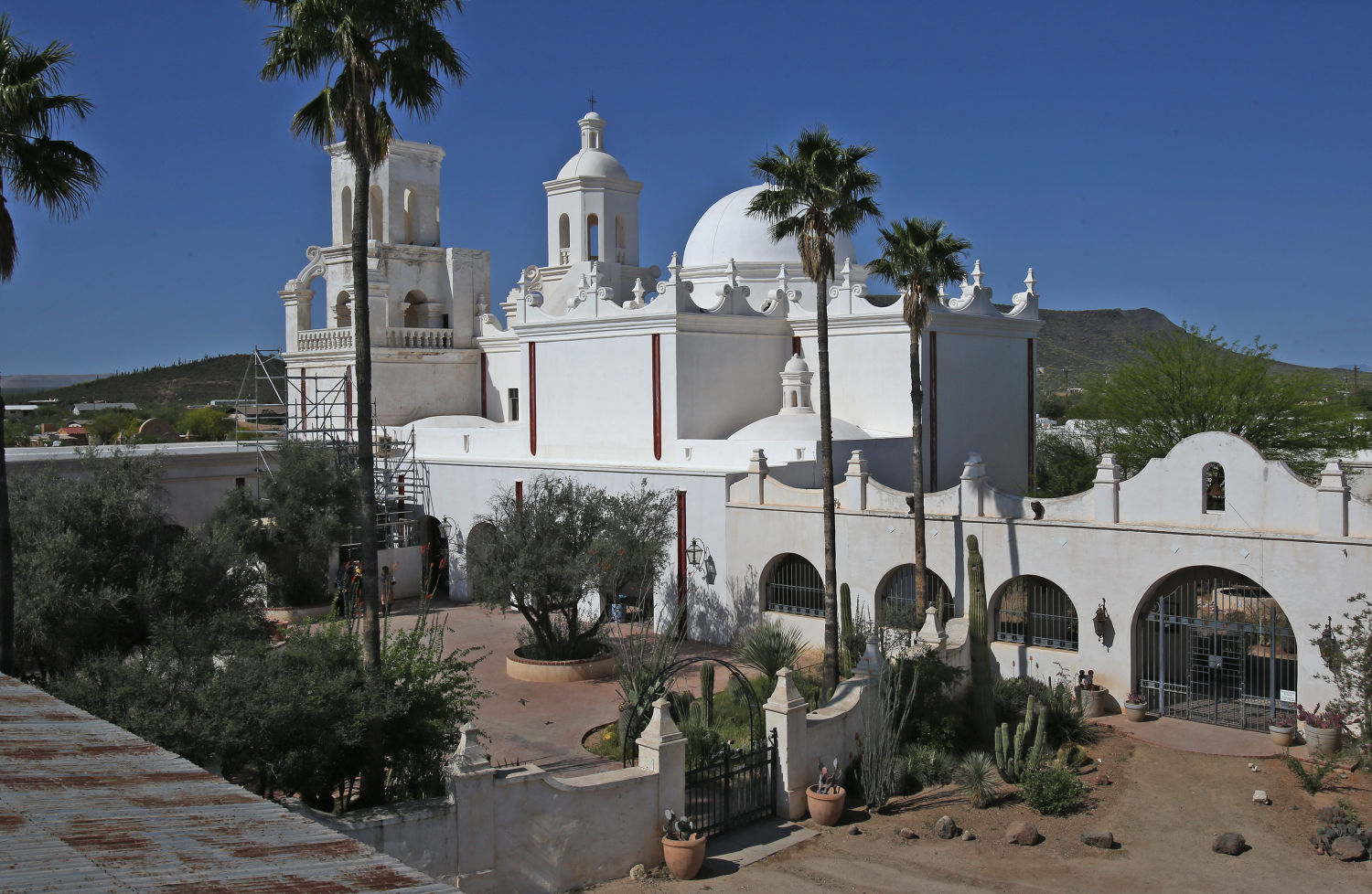 Photos: San Xavier Mission In 1940 And 2015