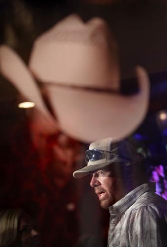 Toby Keith stops by Tucson bar