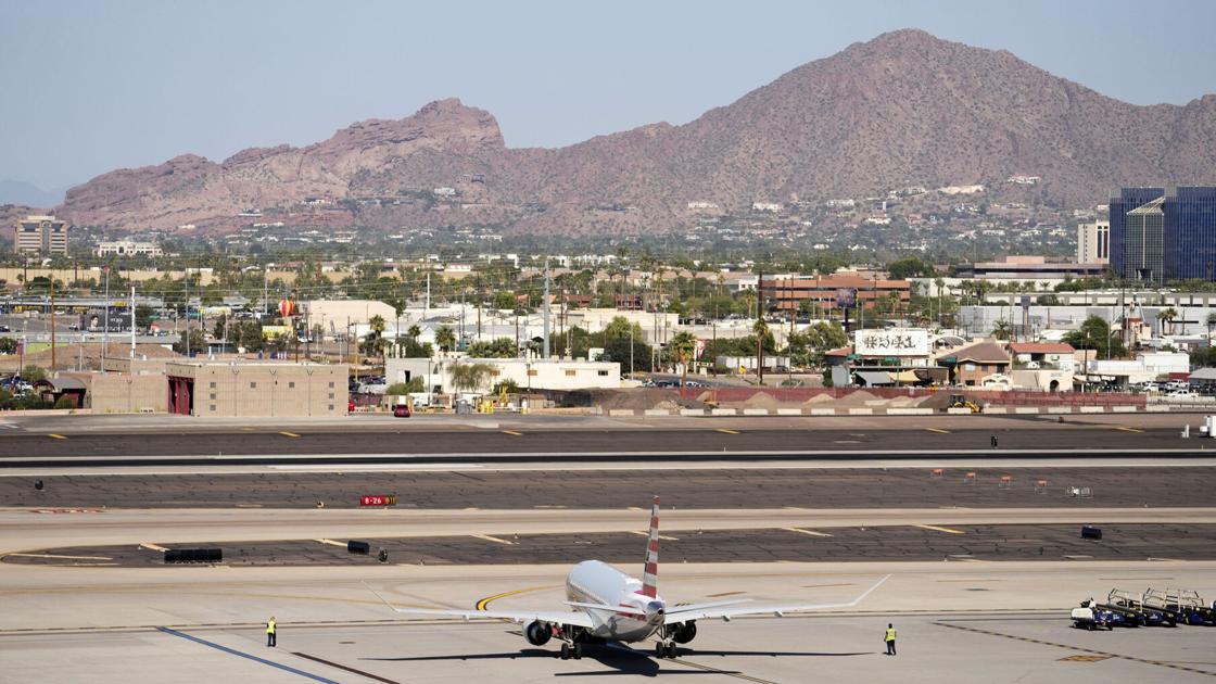 Phoenix airport's biggest airline has top travel rewards, ranking says