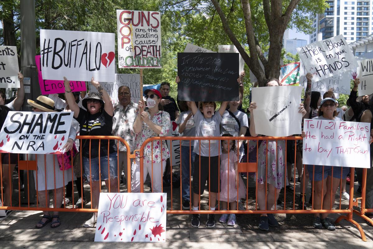 Gabe Kapler protest: SF Giants' Zaidi backs anti-gun violence message