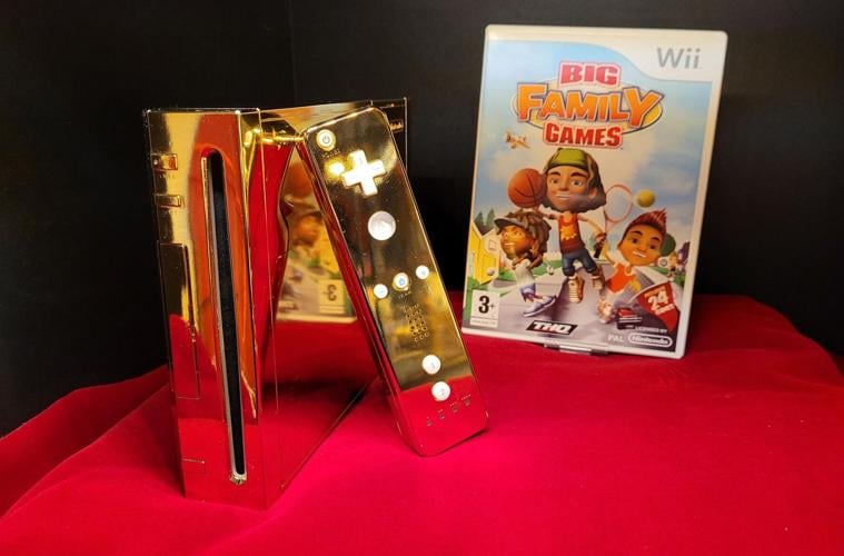 The royal Wii? Gold-plated Nintendo console made for Queen Elizabeth is up for sale