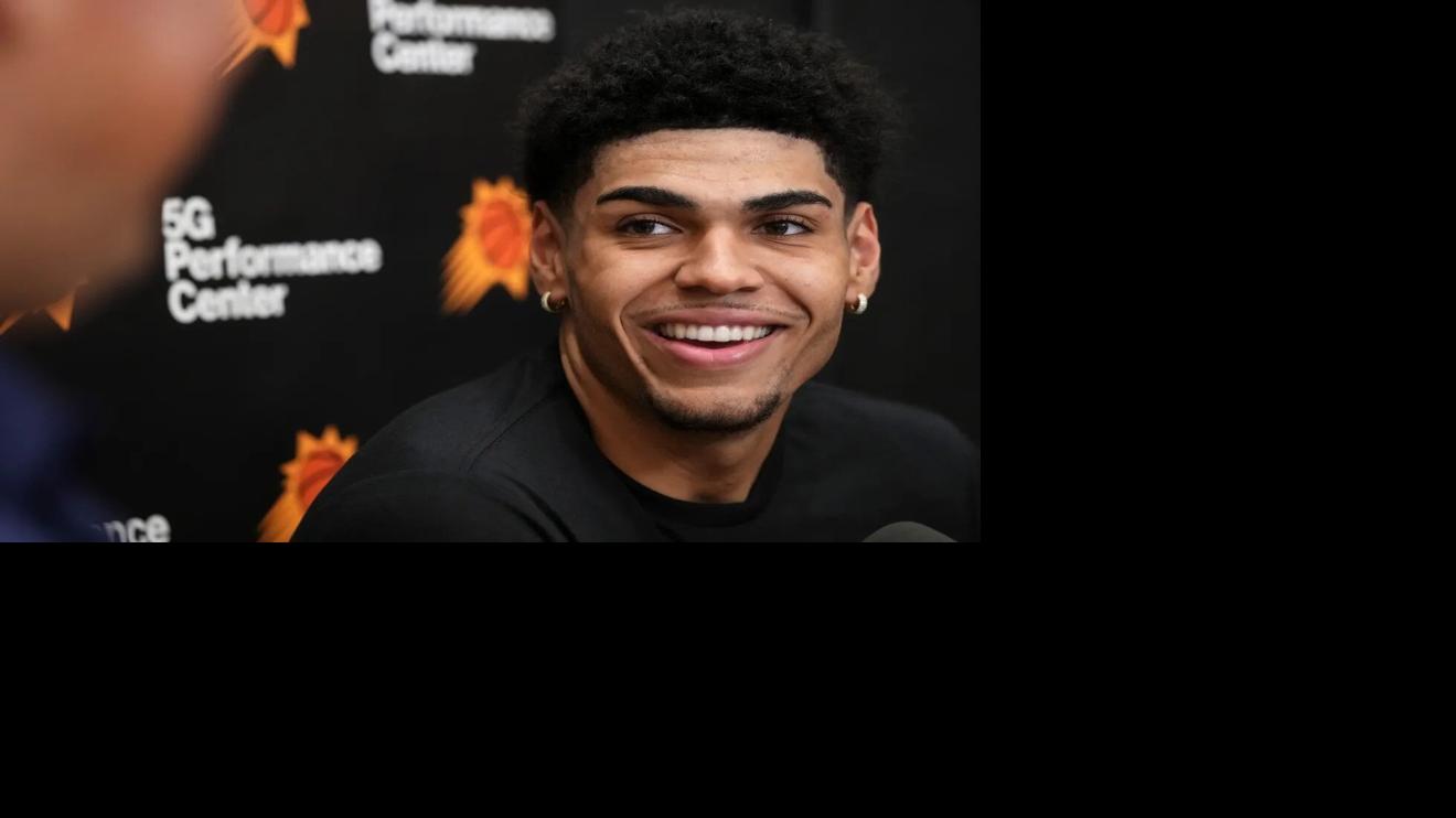 Phoenix Suns forward Koa Peat
