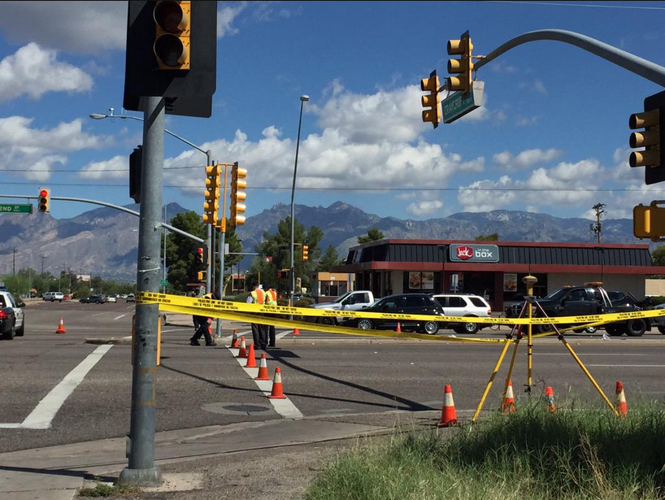Bicyclist dies after central Tucson collision