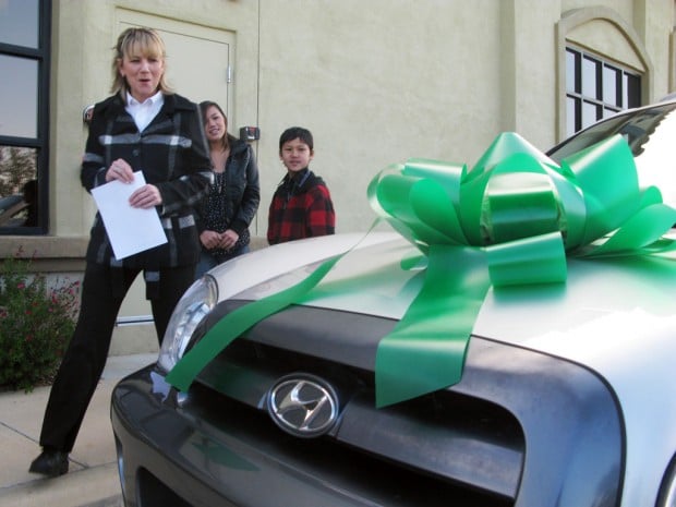 Local mom gets car repair as gift from local businesses   