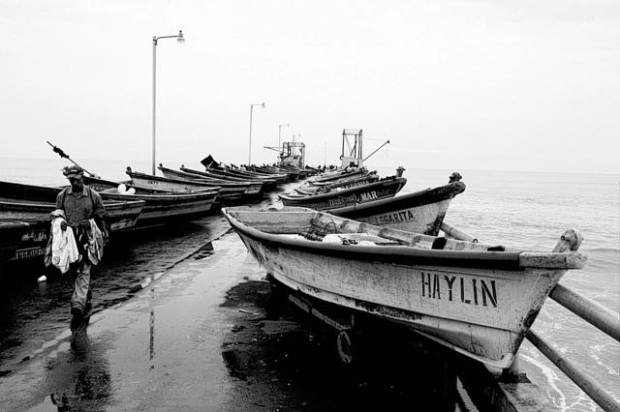 Thousands flee Felix's wrath  