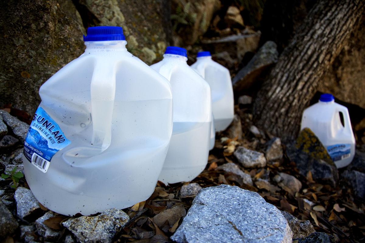Water, migrants (LE)