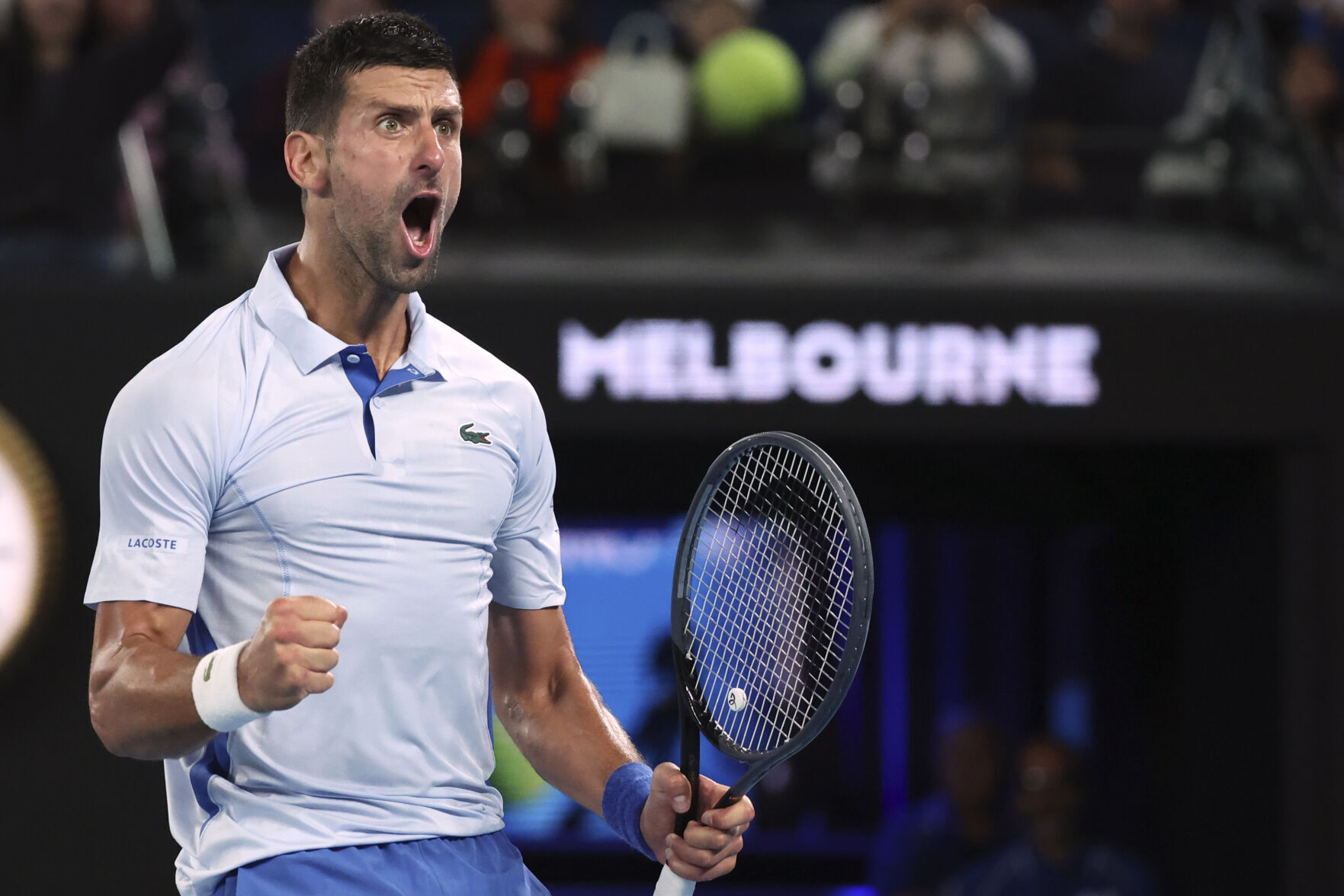 Djokovic reaches the Australian Open quarterfinals