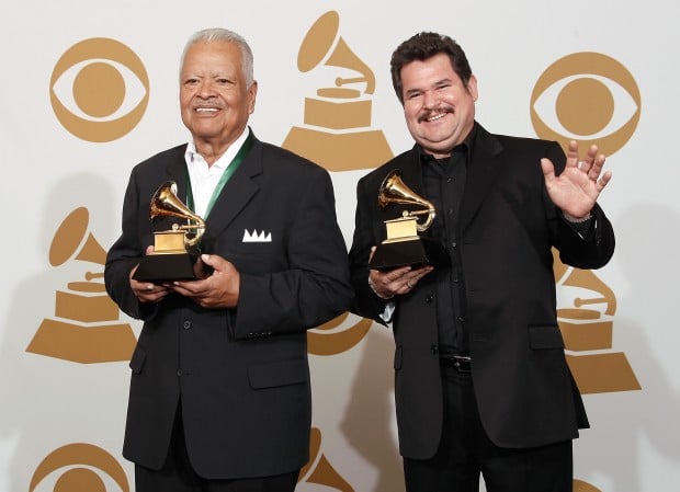 Celebra Cano 50 años de mariachi   