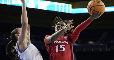 Arizona guard Kailyn Gilberts 202324 path set via hearttohearts with coach Adia Barnes Arizona guard Kailyn Gilberts 202324 path set via hearttohearts with coach Adia Barnes