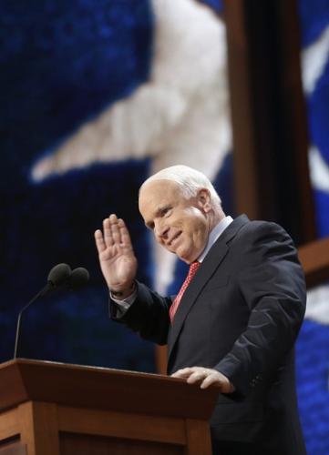 McCain takes stage, saying he trusts Romney to lead US    