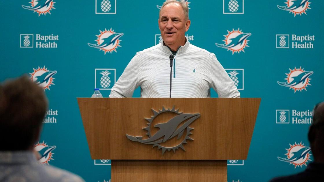 Vic Fangio introduced as new Dolphins defensive coordinator