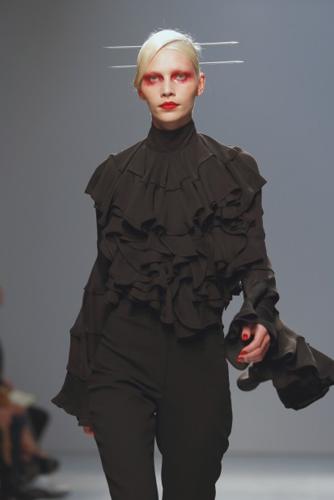Fashion Week In Paris The Good The Bad And The Bizarre Fashion Tucson Com