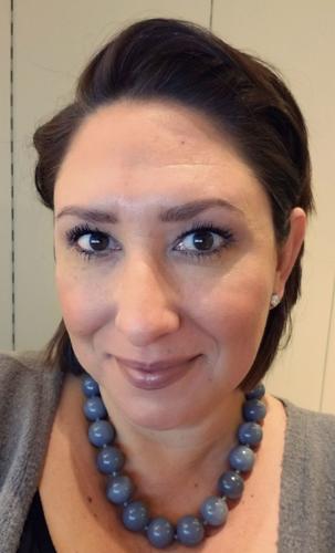 Arroyo Cafe Radio Show, Priscilla Fernandez