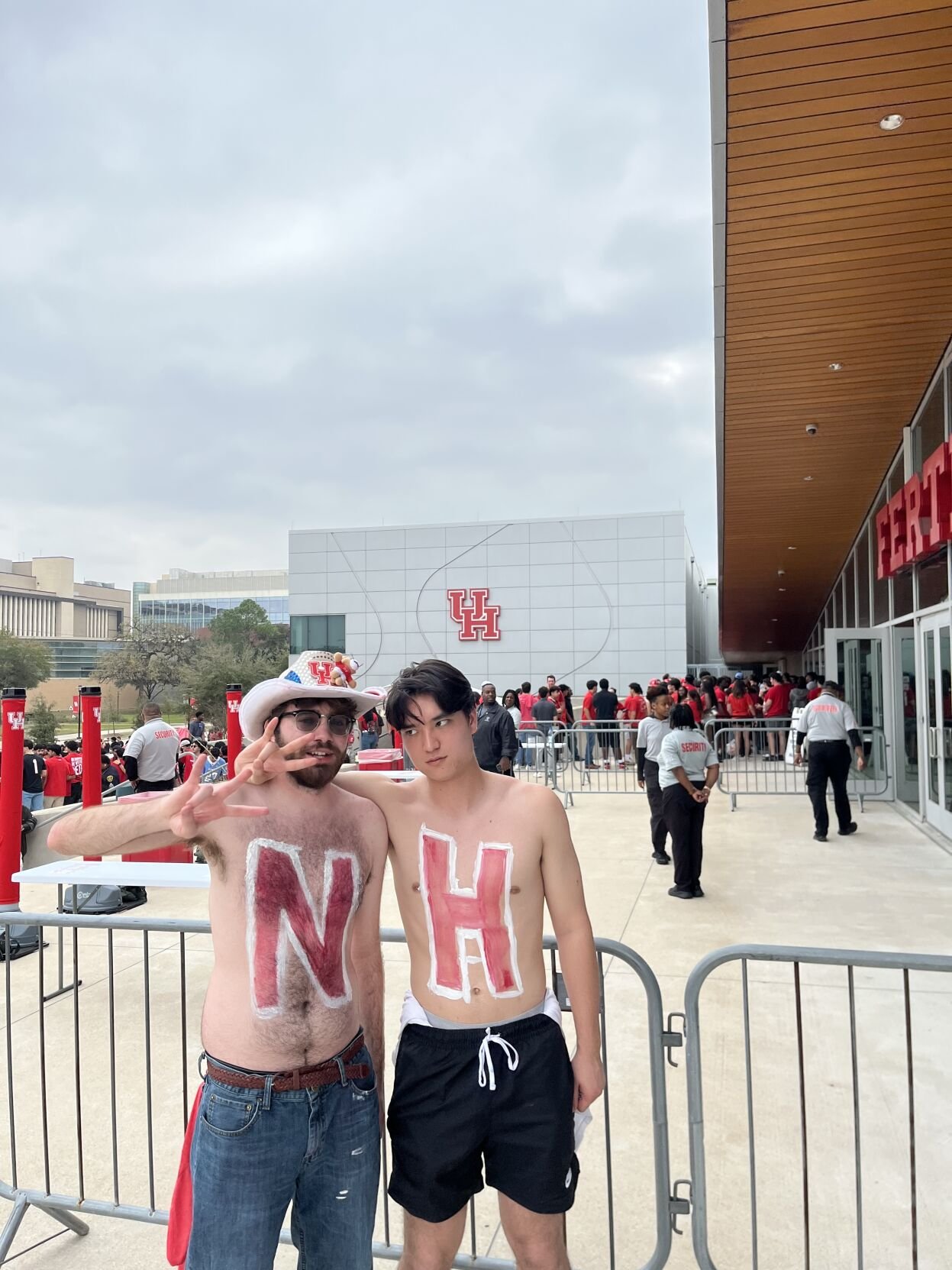 Houston students outside Fertitta Center