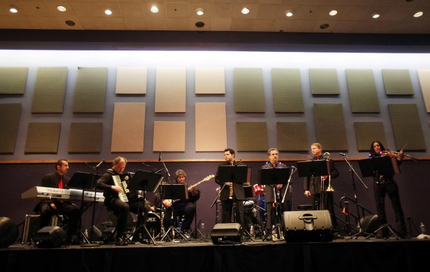 Hundreds attend klezmer concert   