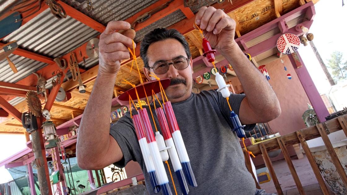 Tucson man’s patriotic decorations honor late father | Local news