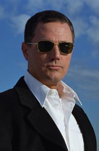'Elvis' is king of blunders to mystery writer Crais   