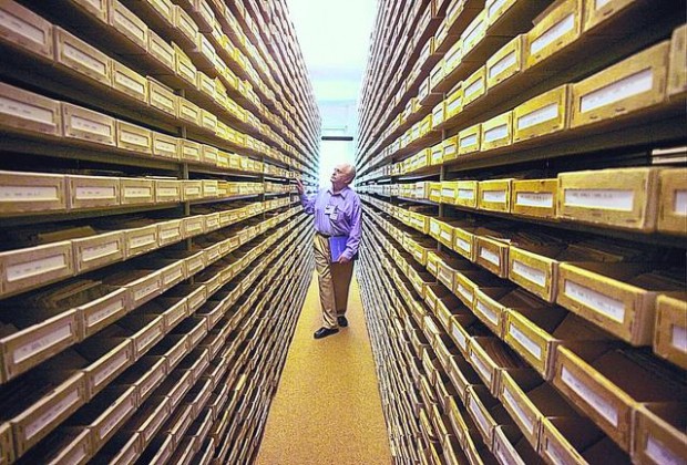 Nazi files aid Holocaust searchers  