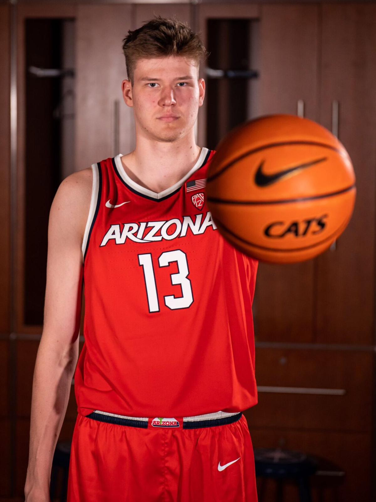 Arizona Wildcats unveil new basketball uniforms