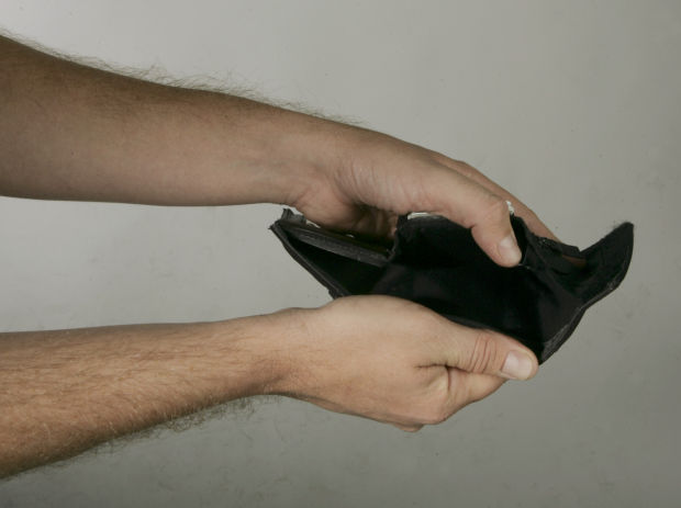 Don't give an empty wallet as a gift