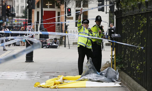 American woman killed, 5 hurt in London knife attack