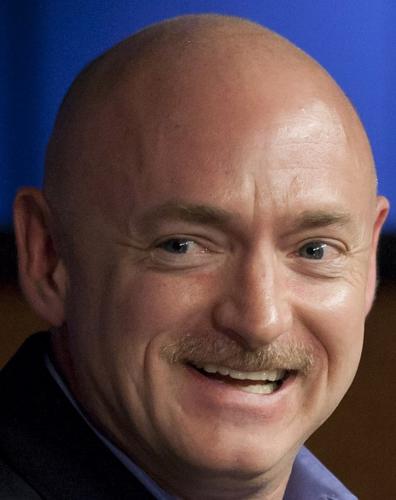 Giffords sees husband as he journeys into space   