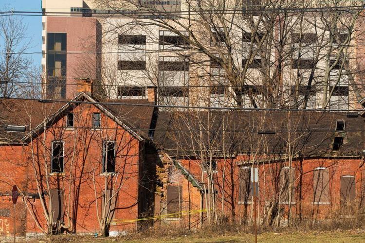 1007372051 High Street GEE1