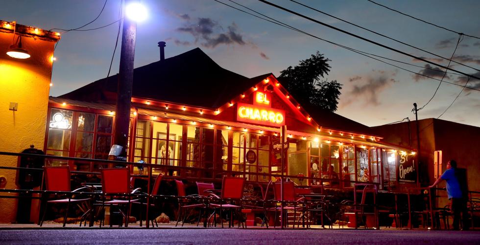 El Charro, Flores