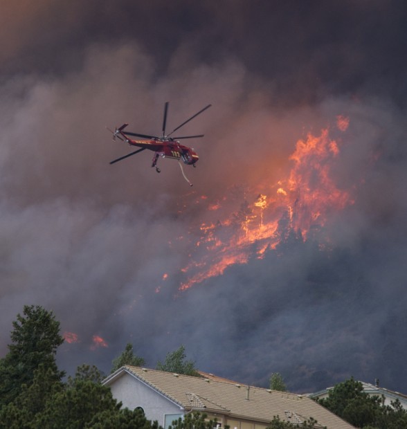 Colorado wildfires forces thousands to flee