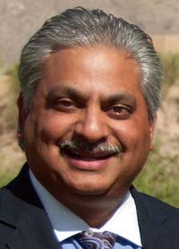 8 vying for Oro Valley's mayoral seat, Town Council posts