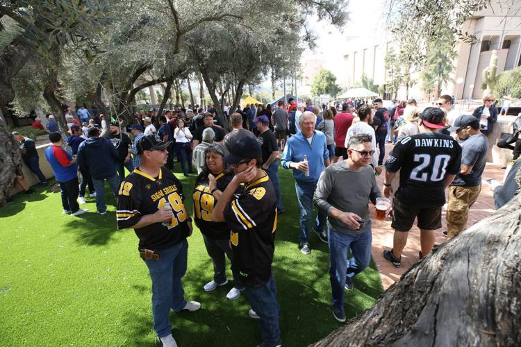 031119-spt-sugar skulls-p12.JPG