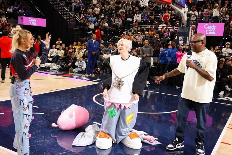 Leveling Up Game Night: Candy Crush Turns LA Clippers Game Into Arena-Wide Takeover With Surprise Anna Faris Reveal