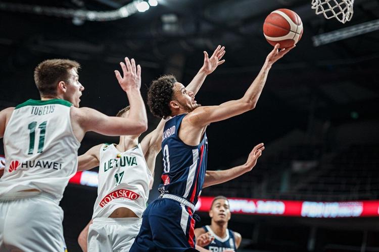 Azuolas Tubelis vs France