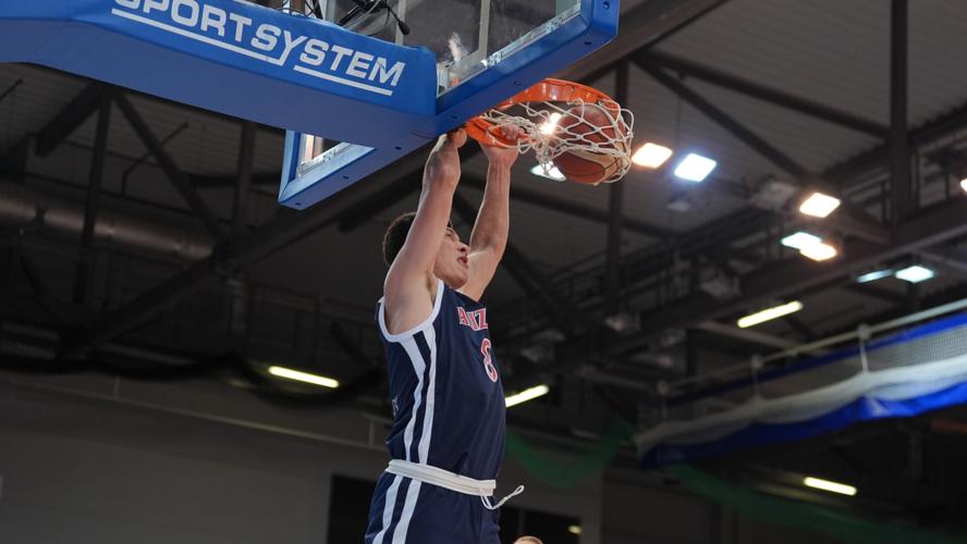 Ivan Kharchenkov dunks vs Lithuania