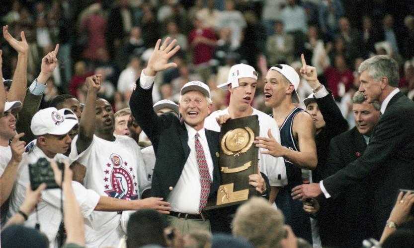 Arizona Wildcats legend Sean Elliott says Lute Olson 'was larger