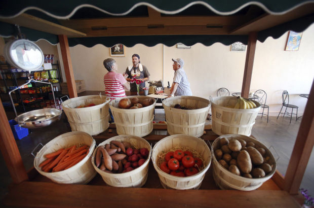 Explore 4th ave. beyond booths