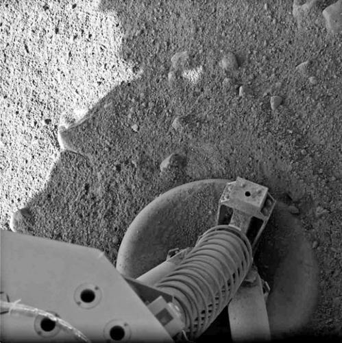 First Mars images coming in to UA show patterns on ground  