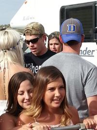 Country Thunder: Look who dropped by for a drink