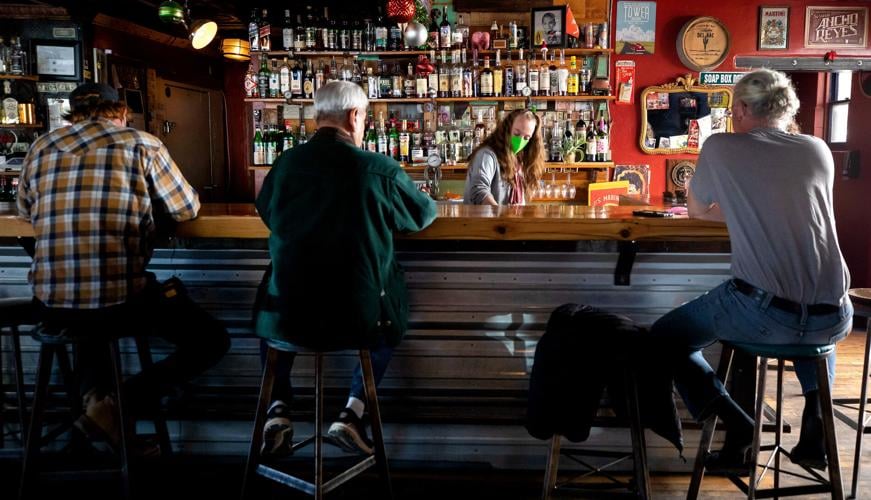 COVID closures- Saint Charles Tavern (le)