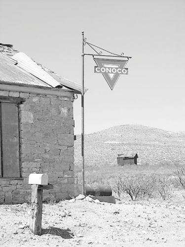 Combining mystery, history  