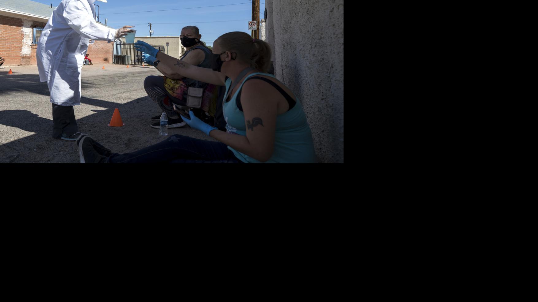 Medical students volunteer to help homeless