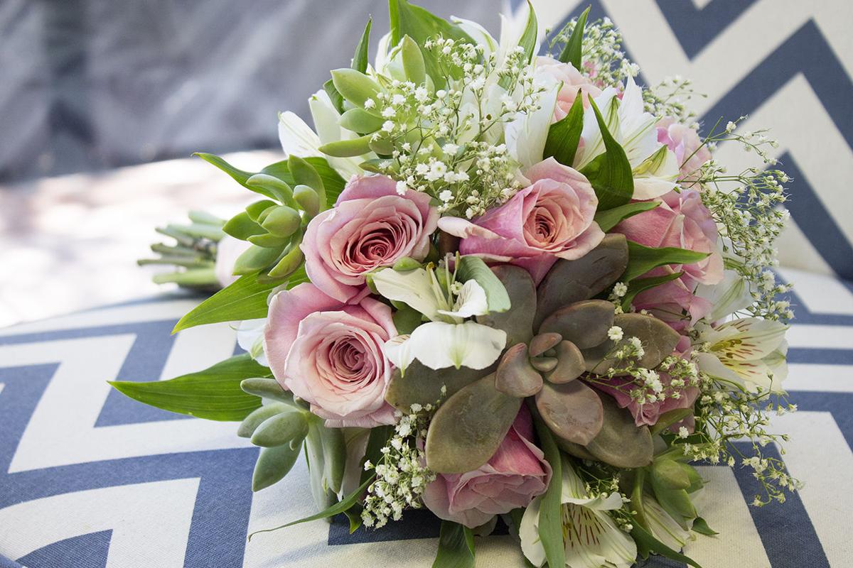 How to make a succulent wedding bouquet in 9 easy steps ...