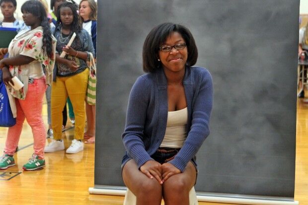 Transfer students from Riverview Gardens attend first day in Mehlville School District