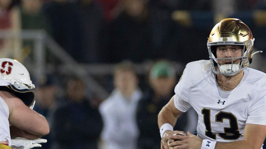 Notre Dame leads preseason Top 25 college football ballot
