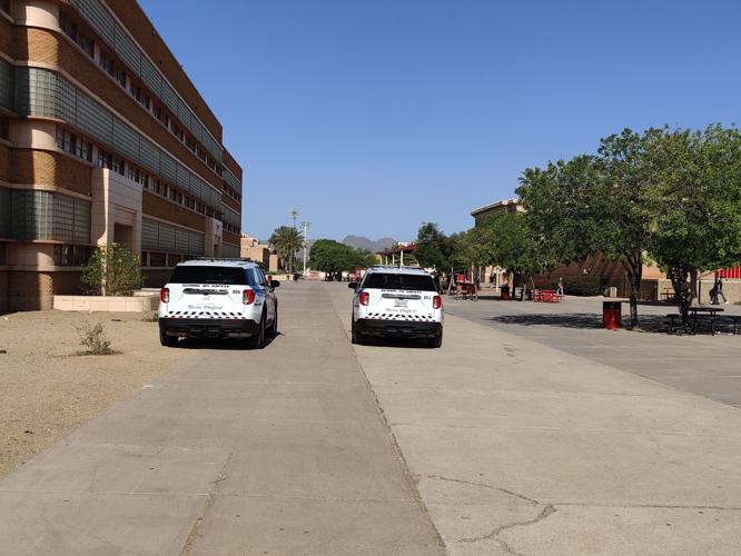 Policía en Tucson High